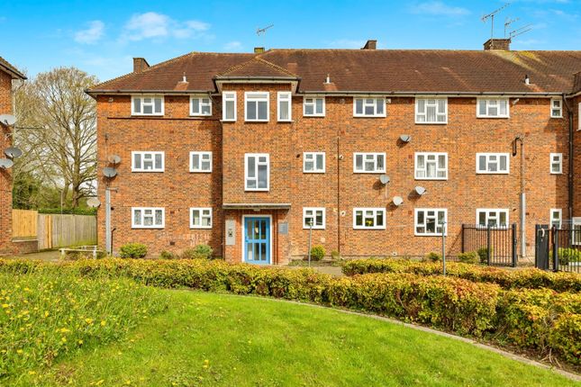 Thumbnail Flat for sale in Otley Way, Watford