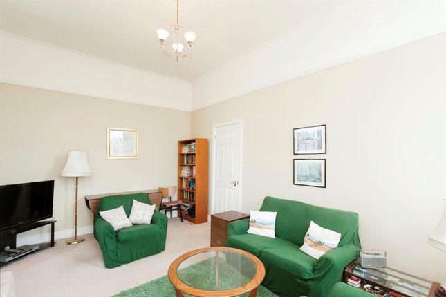 Flat 2, St Leonards, Oak Tree Way, Horsham photo 3