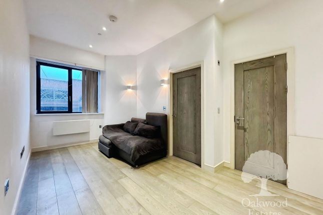 50, Wellington Street, Slough photo 3