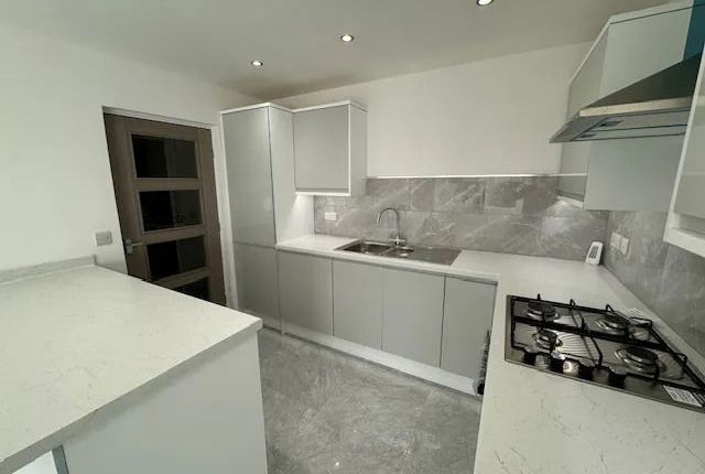 2 Bedroom Flat in WF9 3NL