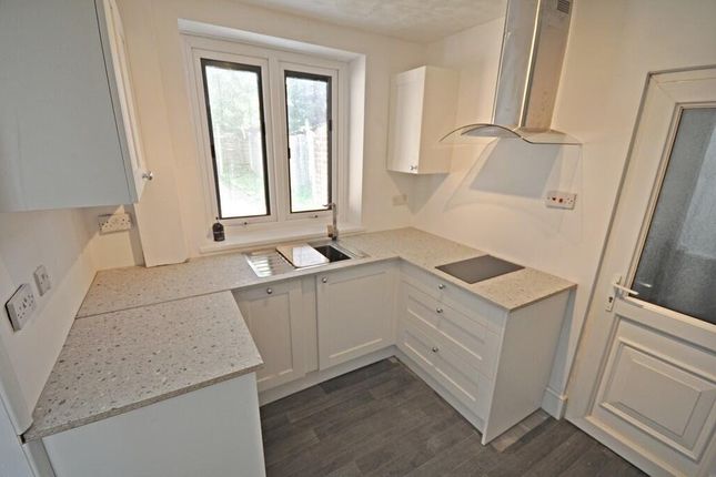 74, Hawfield Lane, Staffordshire photo 5