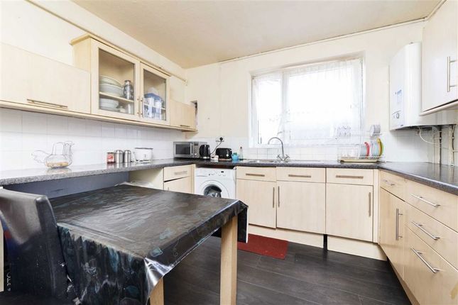 Flat 47, Wickford House, Wickford Street, London photo 3