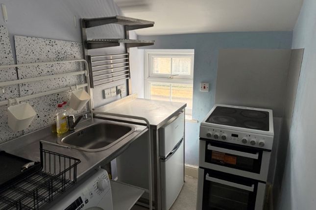 Flat 2, 2 Cromwell Walk, Huntingdon photo 3