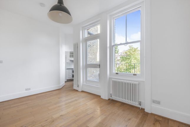 Thumbnail Flat to rent in Greencroft Gardens, South Hampstead, London