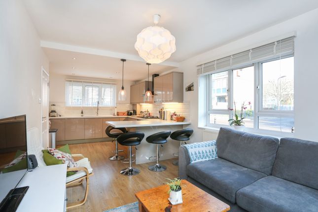 Flat 1, Baycliffe House Anderson Road, London photo 2
