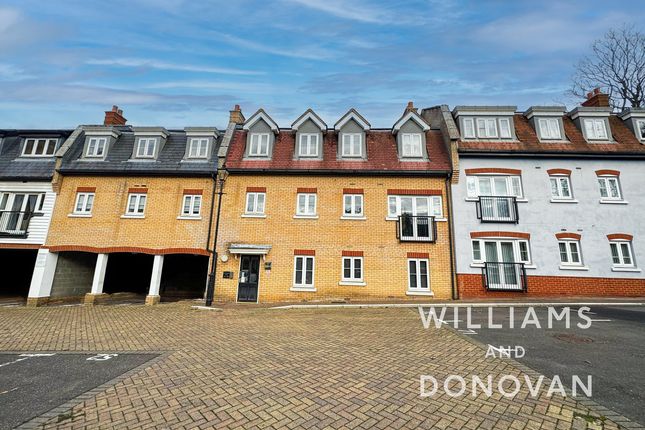 2-bed flat on 63 Rocheforte House, Roche Close, Rochford, £175,000