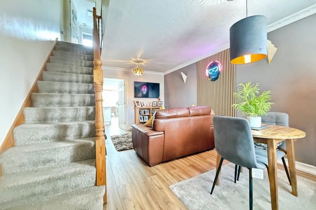5, Brownhills, Swansea photo 3