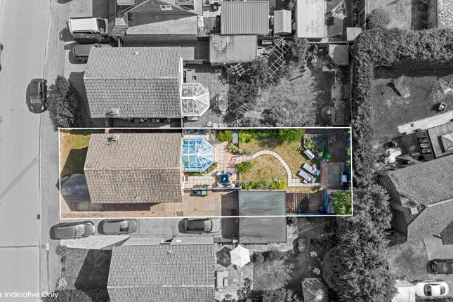 14, Poynes Road, Horley photo 4