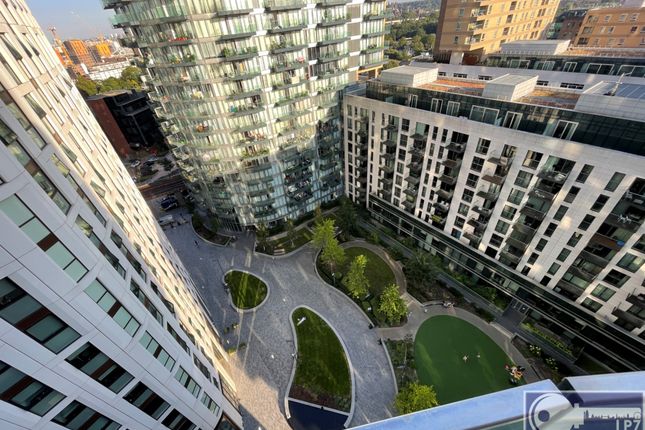 Flat for sale in Crossharbour Plaza, Canary Wharf