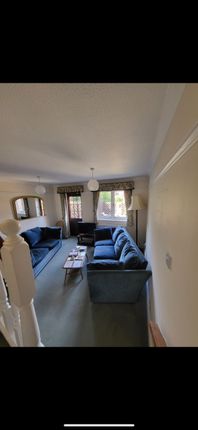13, Thornhill Close, Amersham photo 3
