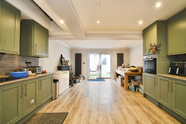 81, Benson Avenue, London photo 4