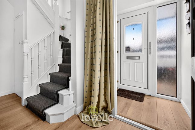 14 Roundway, Grimsby photo 4