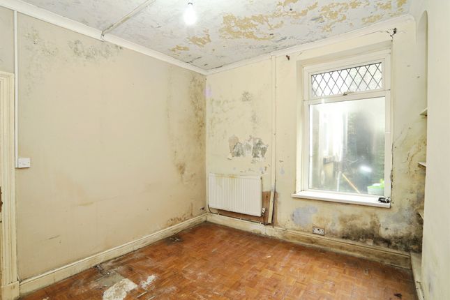 4, St. Michaels Avenue, PONTYPRIDD photo 4