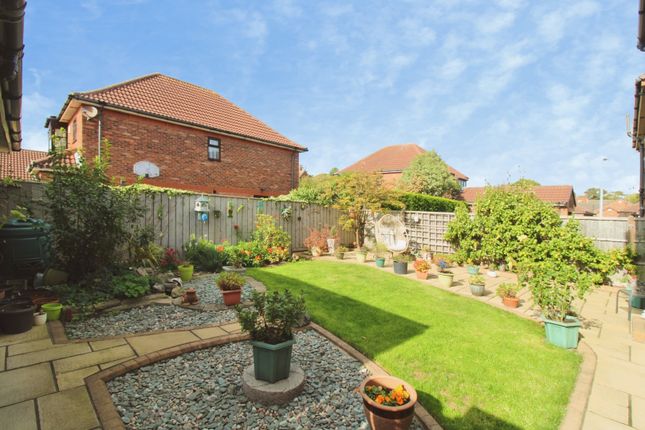 8 The Gardens, Tweendykes Road, Hull photo 4