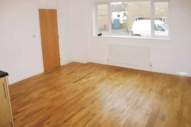 Flat 6 59-63, Holywell Road, Hertfordshire photo 2