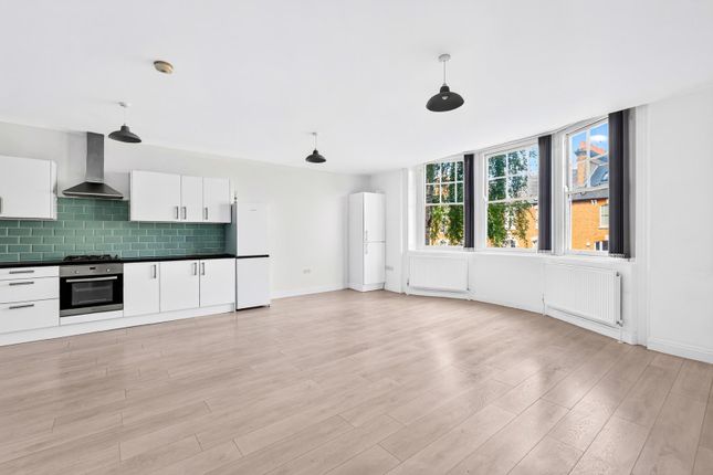 First Floor Flat, 168, High Street, Teddington photo 2