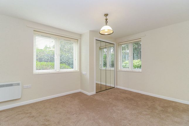 8 Nanterre Court 63-67 Hempstead Road, Watford photo 5