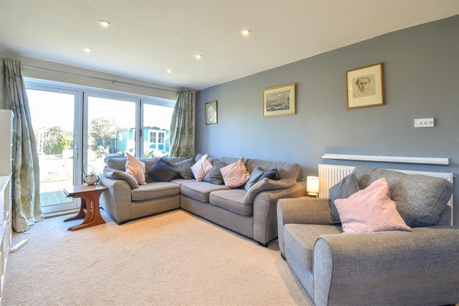 60, Fonmon Road, Rhoose photo 3