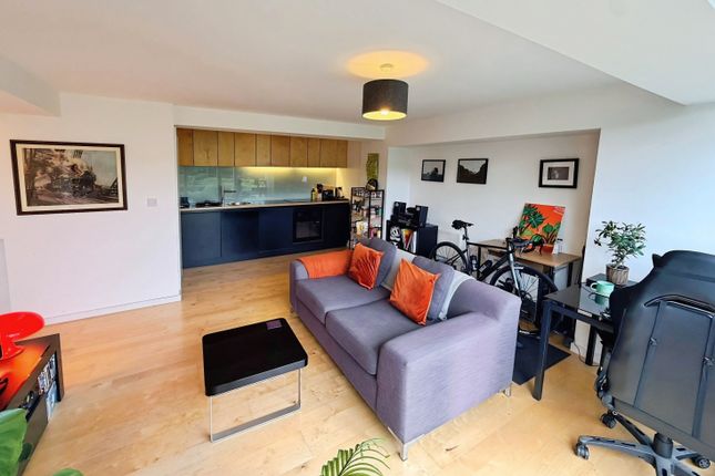 Copy 100% advert, E8, Saxton, Leeds photo 3