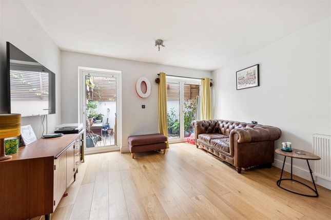 Thumbnail Flat for sale in Big Hill, London