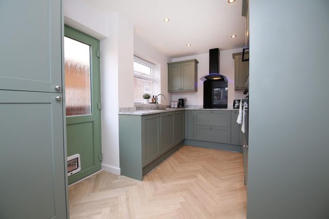 10, Cross Road, Uttoxeter photo 3