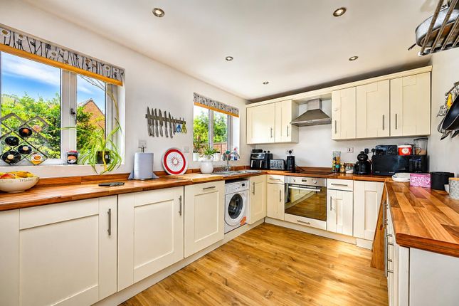 6, Dunn Close, Northampton photo 4