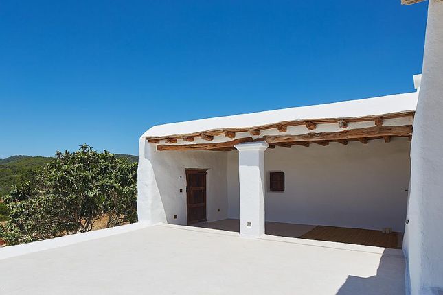 Villa for sale in Diseminado Buscastell, 13100, 07820, Illes Balears, Spain