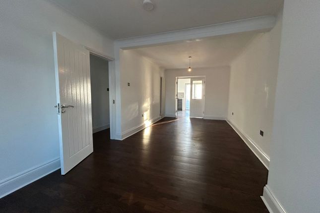 33, Medway Drive, Greenford photo 5