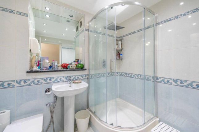 Flat 7 Trinity Court, 170 a Gloucester Terrace, LONDON photo 5