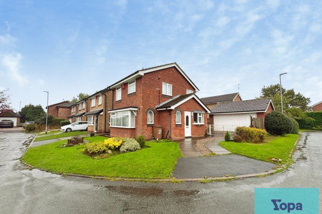 3-bed detached on Rylestone Close, Meir Park, Stoke-on-trent, £250,000