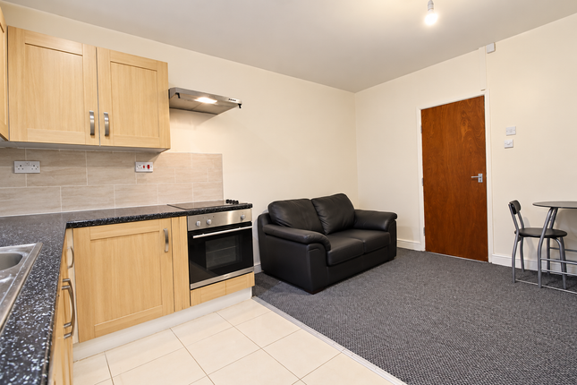 A Cardigan Road, Leeds photo 5