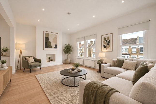 Top Floor Flat, 68, Saltram Crescent, London photo 4