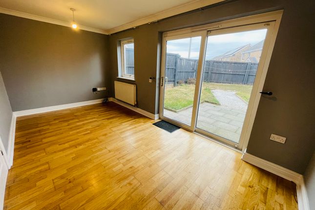 177 Skomer, Milford Haven photo 2