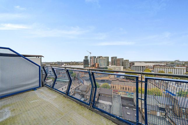 2-bed flat on The Vista Building, Woolwich, £220,000