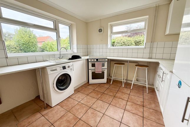 23, Thorn Road, Great Yarmouth photo 3