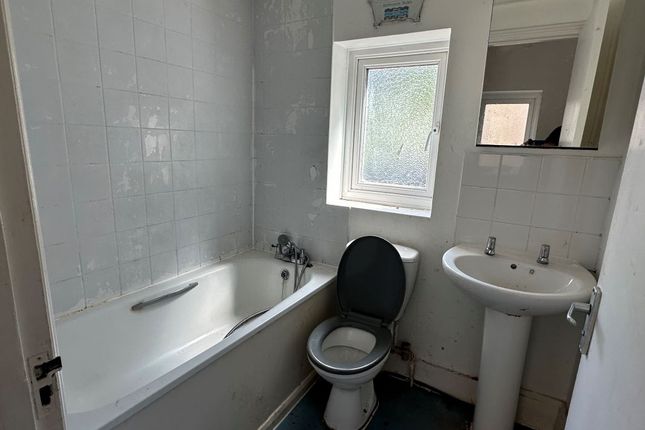 19A, Laurel Grove, London photo 4
