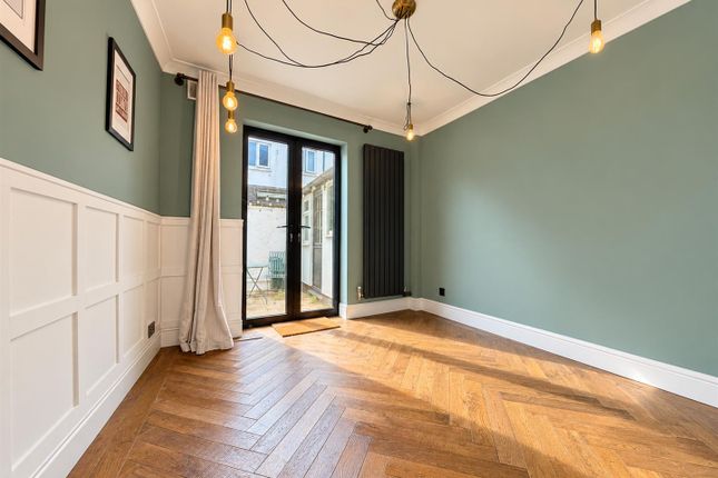 1, Chapel Lane, Cheltenham photo 3