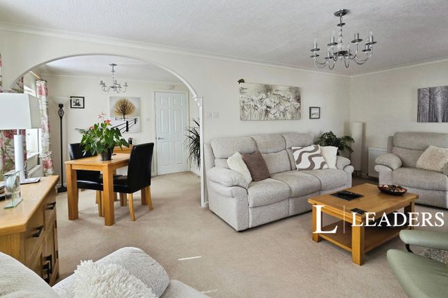5, Ebrington Close, Broadway photo 3