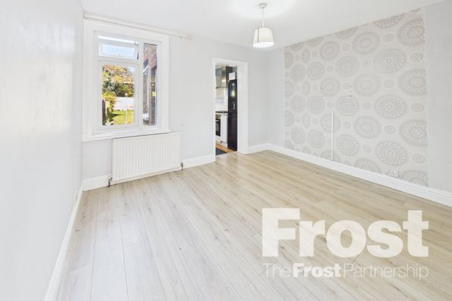 80, Montague Road, Berkshire photo 2