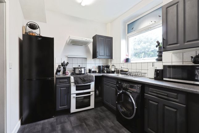 13, Westnall Terrace, Sheffield photo 3