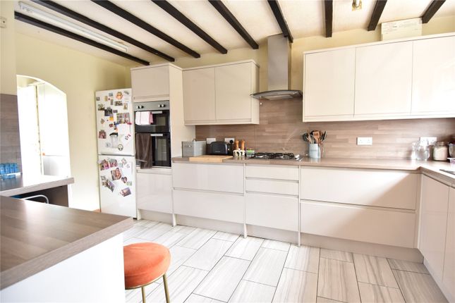 18, Wharfedale Crescent, Worcestershire photo 2
