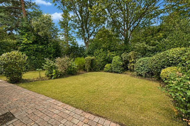 10 Windermere Drive, Alderley Edge photo 2