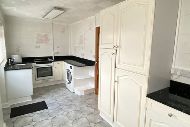 35, Stratton Way, Neath photo 4