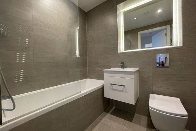Flat 17, Lock House, Newbury photo 5