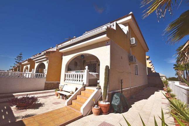 Thumbnail End terrace house for sale in Valencia, Spain