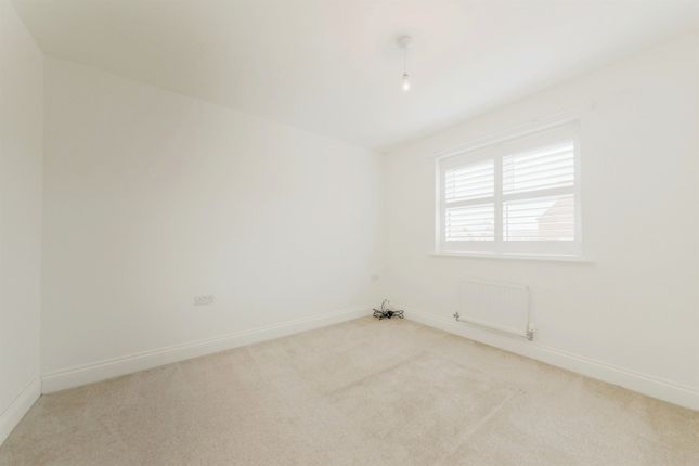 Town house for sale in Boyfield Crescent, Stamford