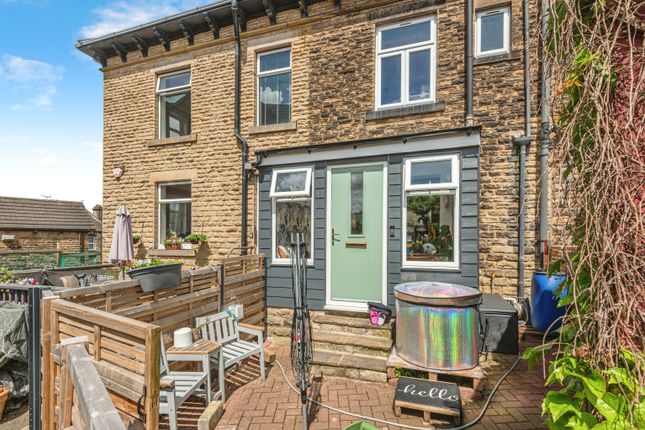 Thumbnail Terraced house for sale in Vickersdale Grove, Pudsey