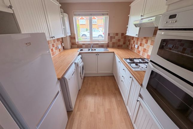 24, Shardloes, Branston photo 3