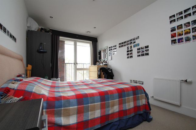9 Acacia House, 213 Bow Road, London photo 5