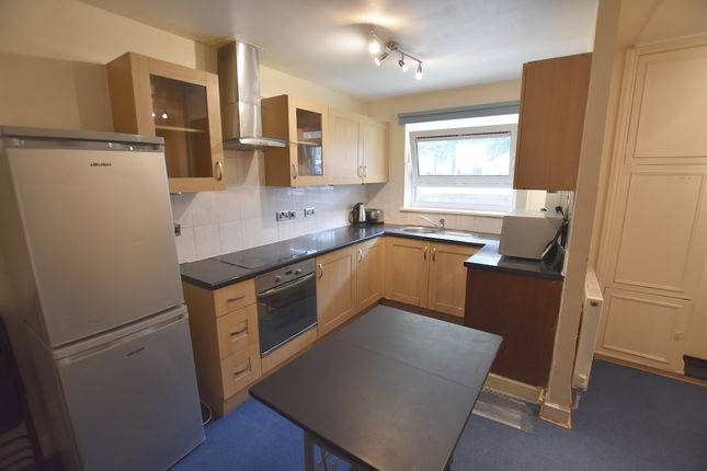 Thumbnail Maisonette to rent in Field Road, Hammersmith